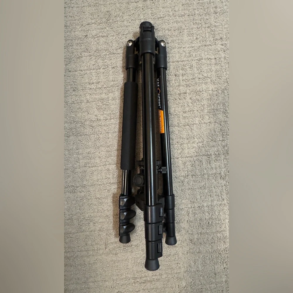 Black Tripod for Cameras - Picture 4 of 4